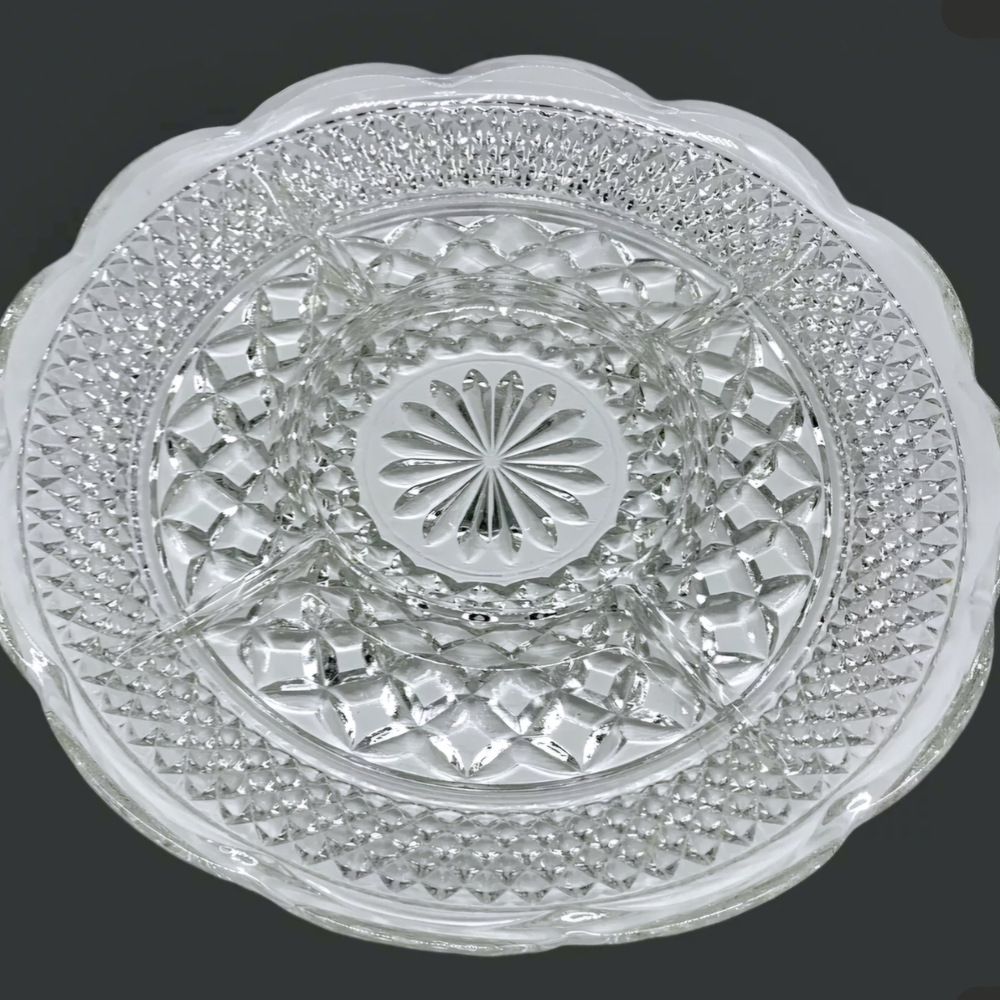 VINTAGE Clear 5-part Glass Chip and Dip Veggie Divided Dish/Charcuterie Platter